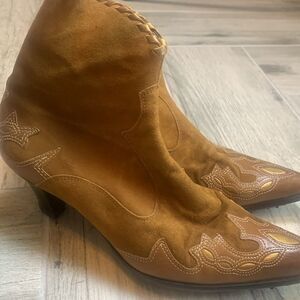 Antonio Melani Women's Brown Suede Leather Ankle Boots Size 7M